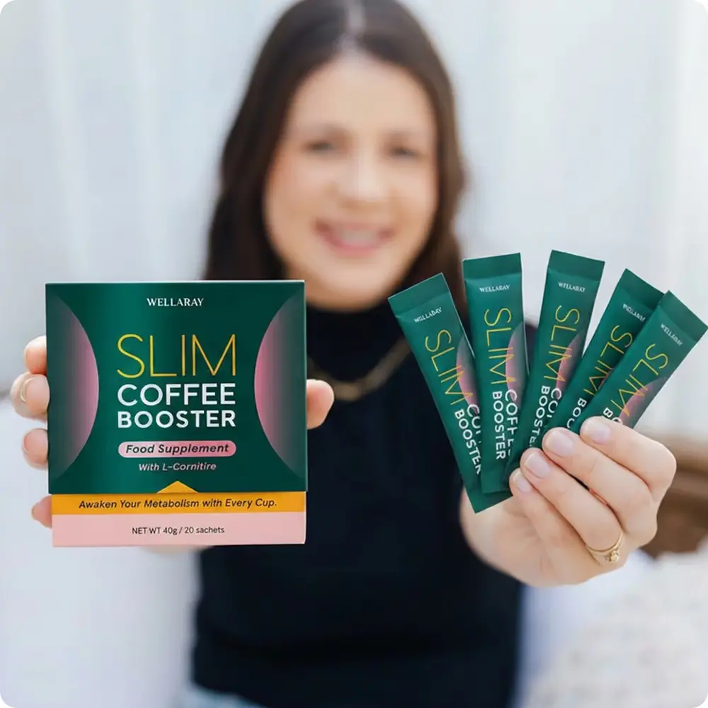 Wellaray Slim Coffee Booster customer holding the product and individual sachets